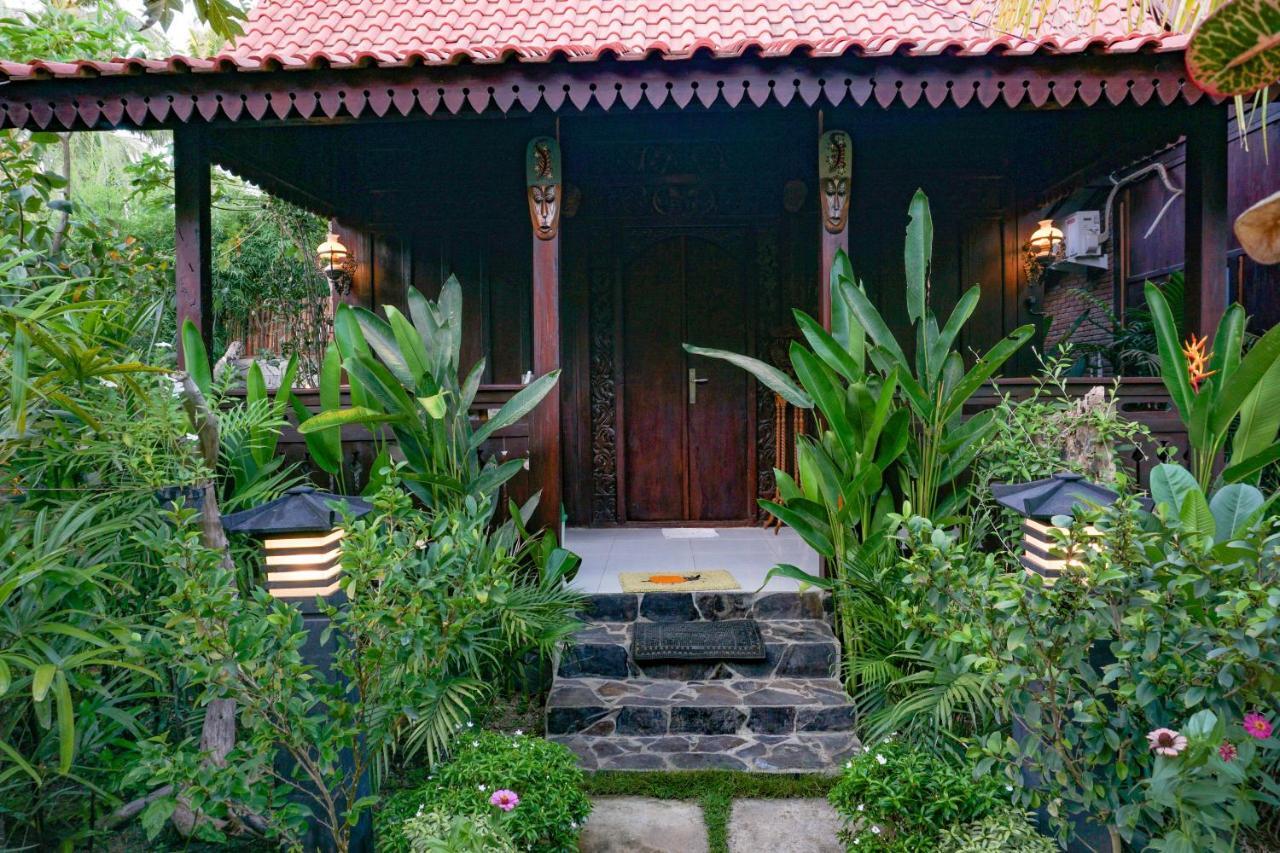 The Wisma Pulau Merah Pasanggaran Exterior foto